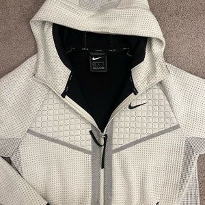 NIKE ZIP UP